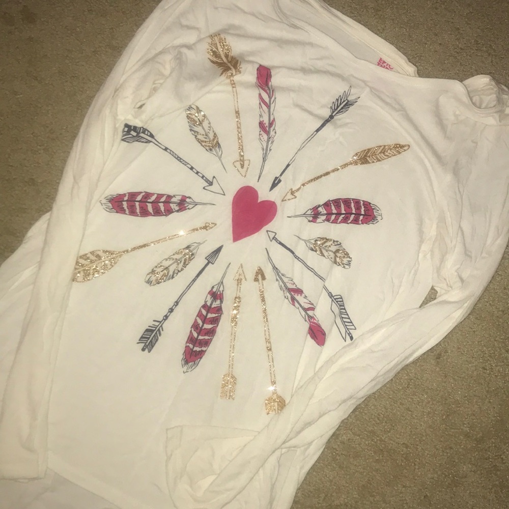 Long sleeved t-shirt.